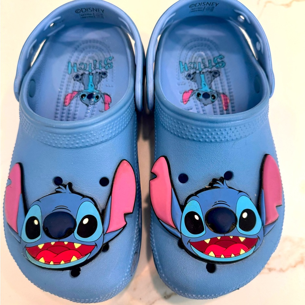 Crocs Disney Stitch💙Hard to find! Size J2